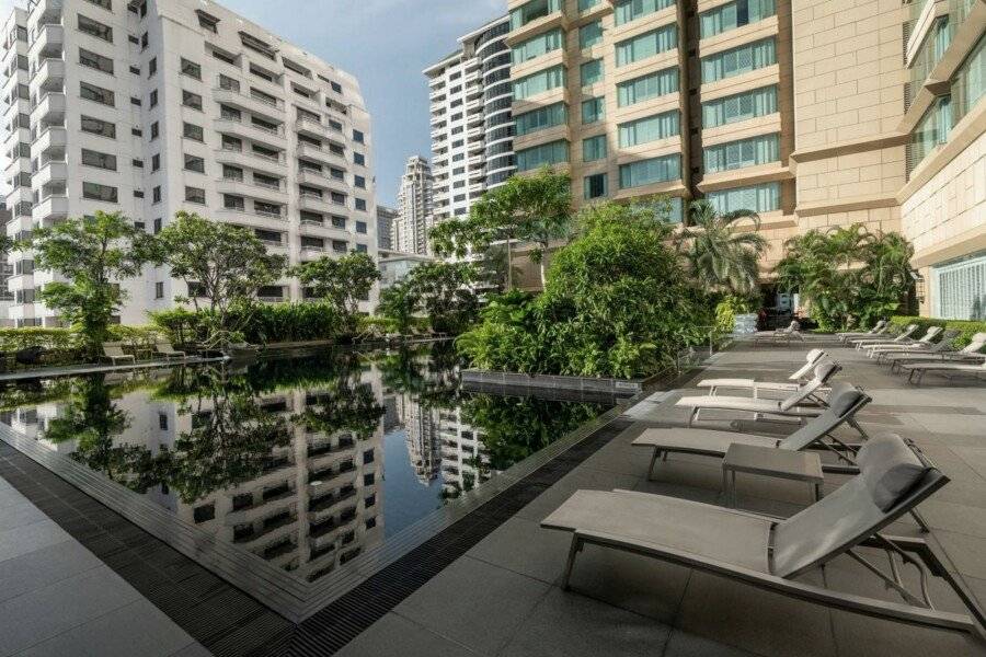 Grande Centre Point Hotel Ratchadamri outdoor pool,garden