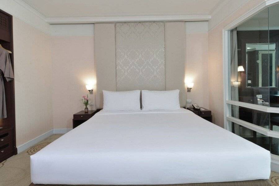 Miracle Grand Convention Hotel hotel bedroom