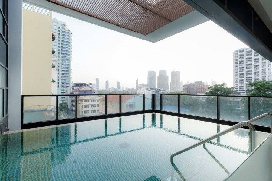 Citadines Sukhumvit 8 infinity pool,ocean view