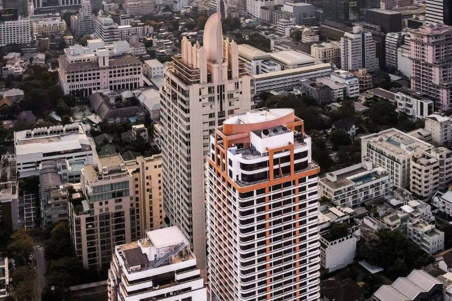 Bandara Suites Silom, facade