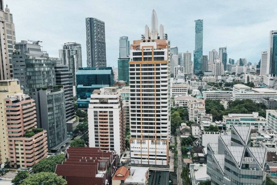 Bandara Suites Silom, facade