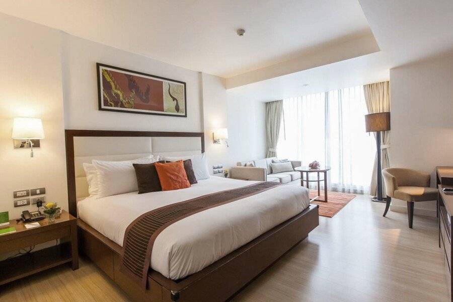 Oakwood Residence Sukhumvit 24 hotel bedroom