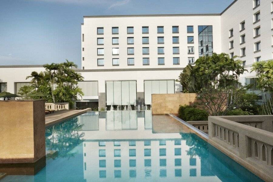 Dusit Princess Srinakarin facade, outdoor pool