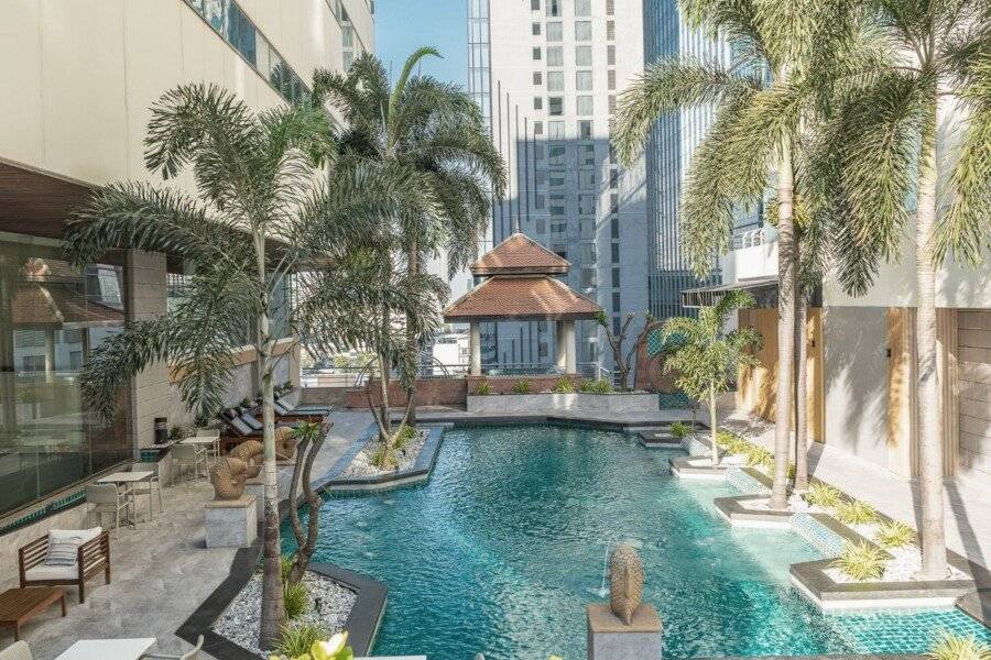 Jasmine City Hotel outdoor pool,spa,garden