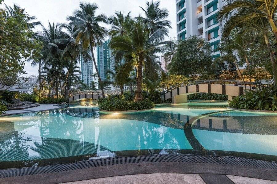 Chatrium Residence Sathon outdoor pool,garden