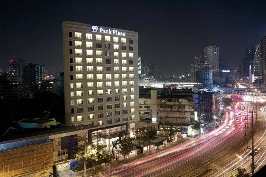 Park Plaza Sukhumvit facade