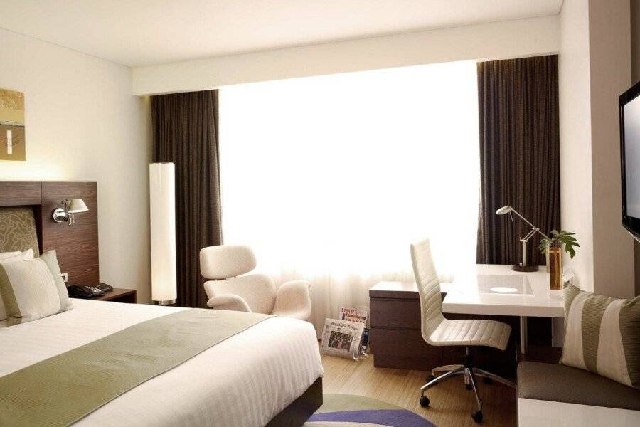 Park Plaza Sukhumvit hotel bedroom