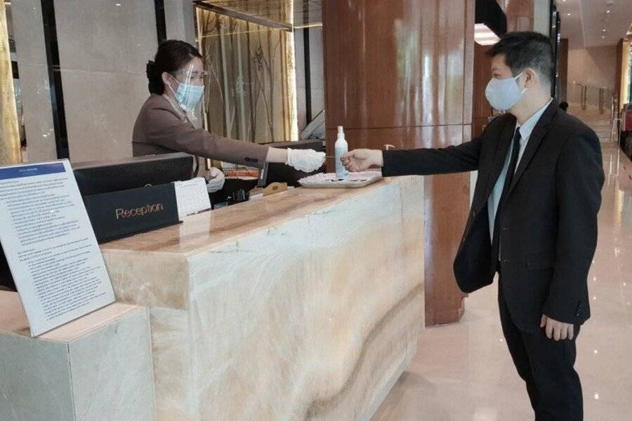 Royal Princess Larn Luang - SHA Extra Plus front desk, lobby