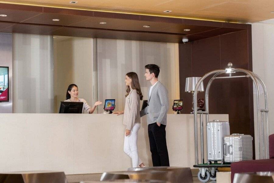 Pathumwan Princess Hotel - SHA Extra Plus Certified front desk