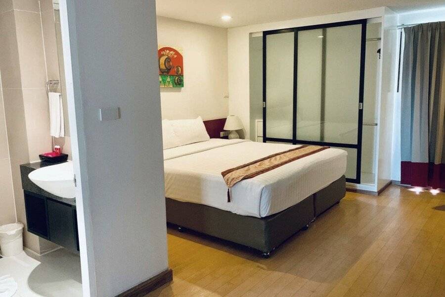 I Residence Hotel Sathorn - SHA Plus hotel bedroom