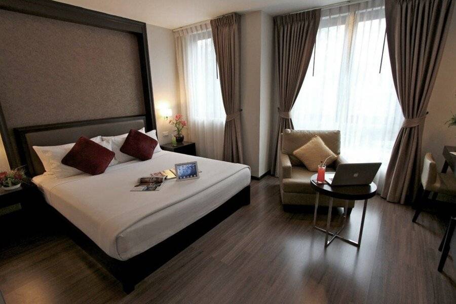 The Dawin Hotel hotel bedroom