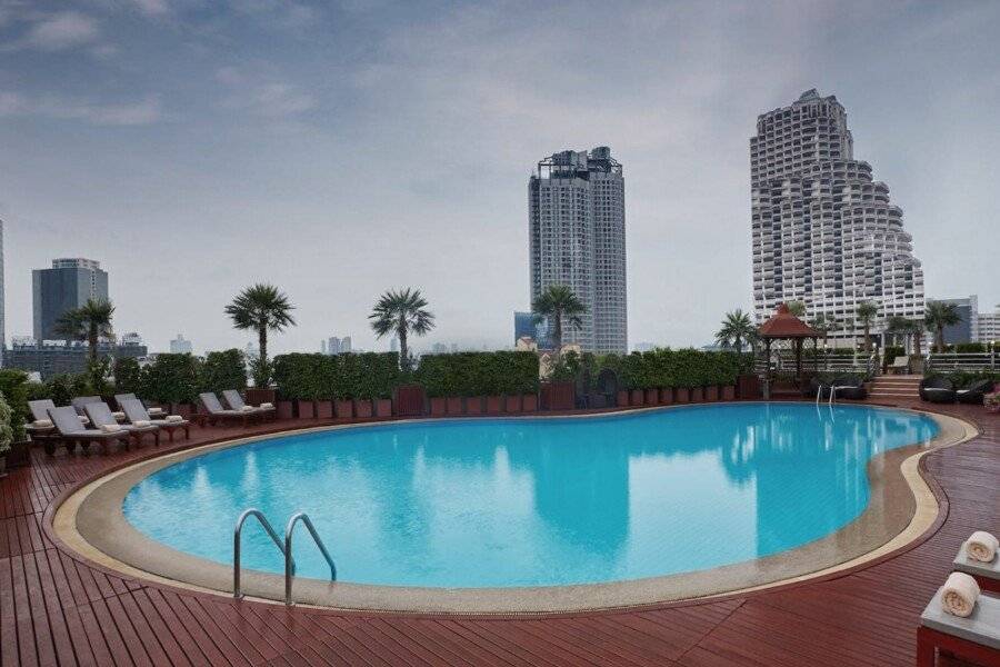 Centre Point Silom rooftop pool,outdoor pool,spa