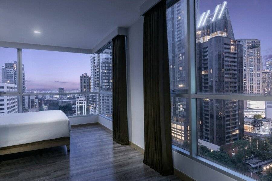 Adelphi Grande Sukhumvit hotel bedroom,ocean view