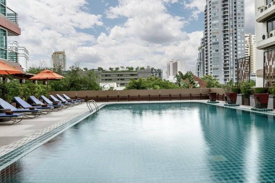 Adelphi Grande Sukhumvit outdoor pool