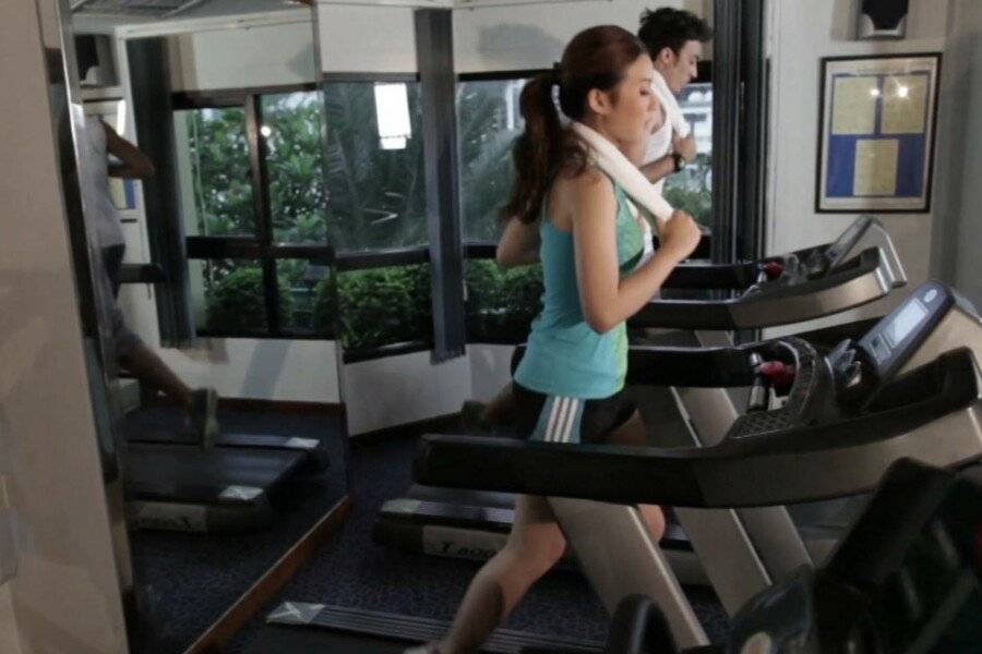 Grand Diamond Suites Hotel fitness centre