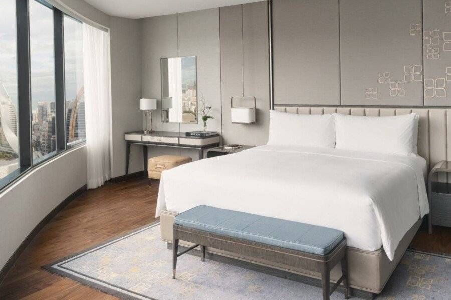 InterContinental, an IHG Hotel hotel bedroom