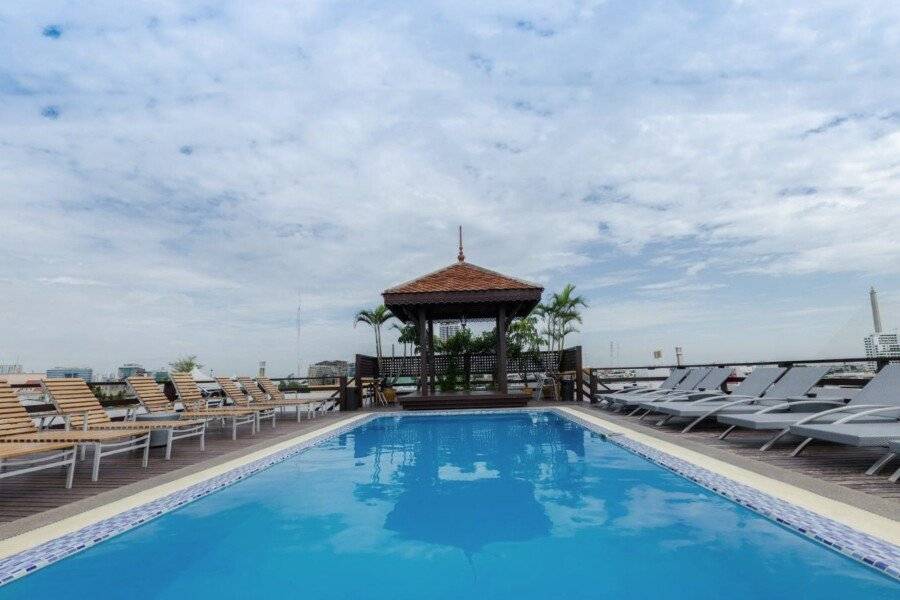 Khaosan Palace Hotel rooftop pool,outdoor pool