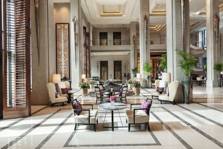 Siam Kempinski Hotel lobby