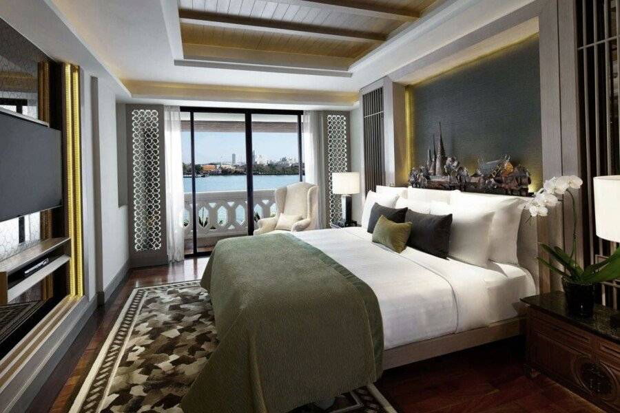 Anantara Riverside Resort hotel bedroom,ocean view