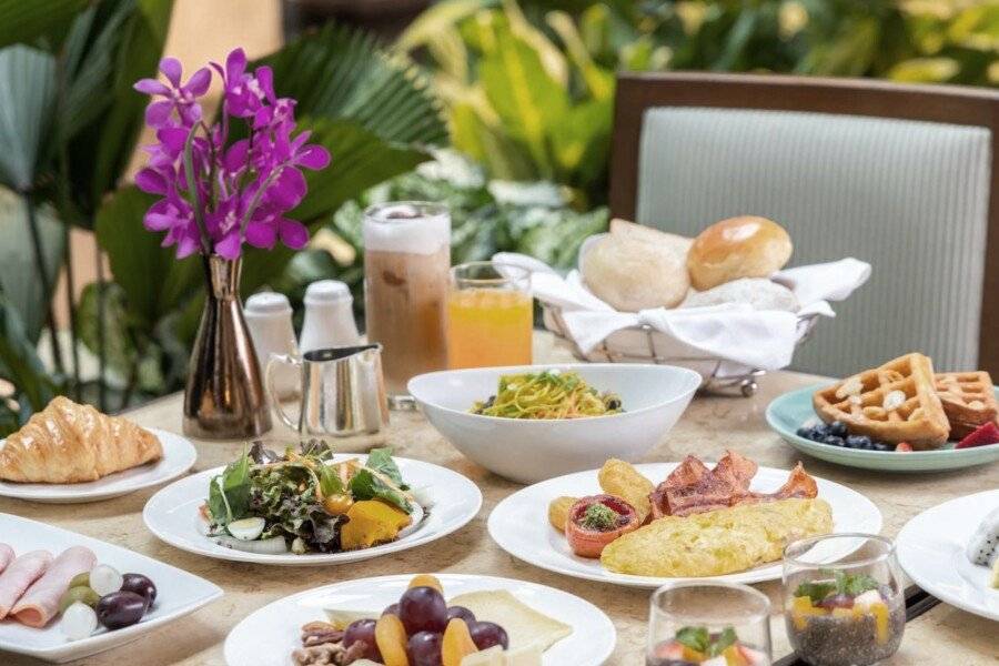 Grand Hyatt Erawan breakfast