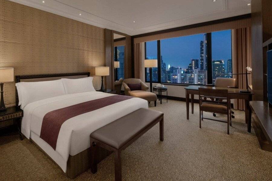 Sheraton Grande Sukhumvit, a Luxury Collection Hotel, hotel bedroom