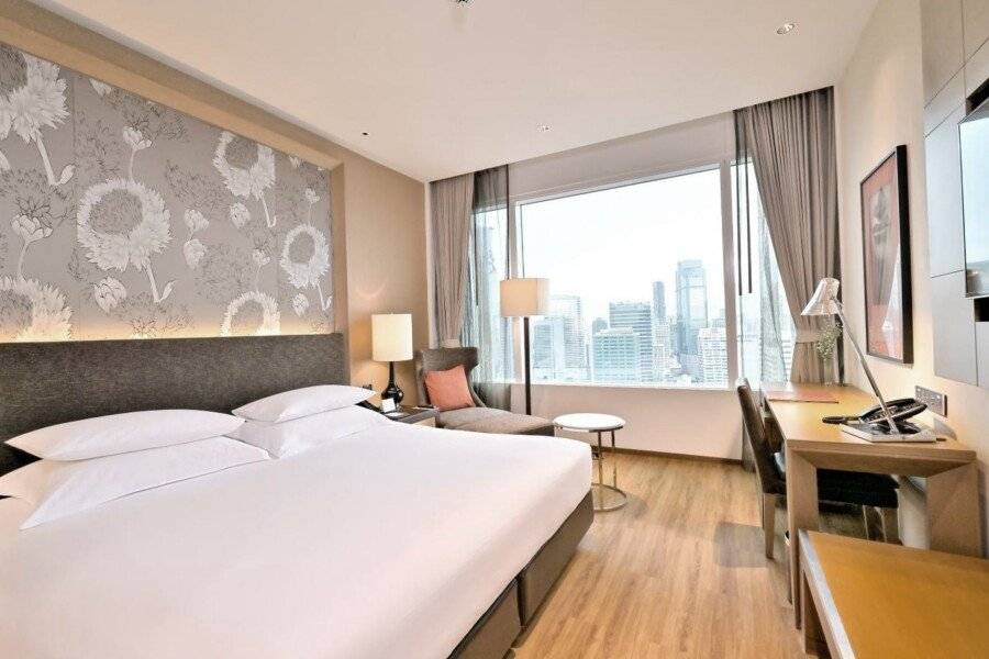 Eastin Grand Hotel Sathorn hotel bedroom,ocean view