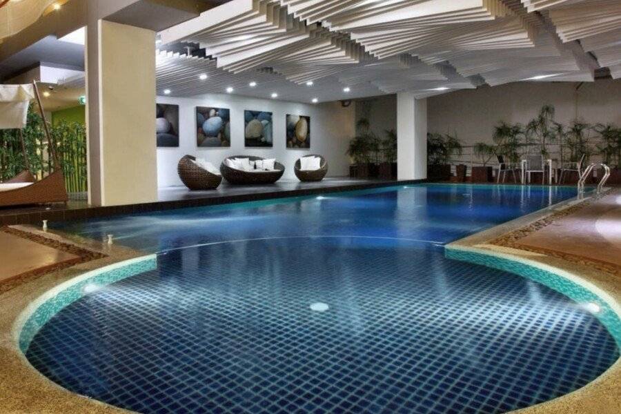 Brighton Hotel indoor pool,spa