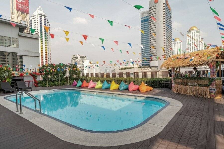 VELA Dhi GLOW Pratunam rooftop pool,outdoor pool