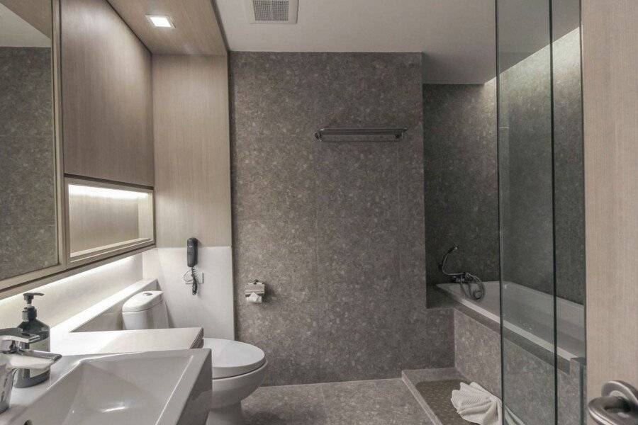 Jasmine Grande Residence bathtub