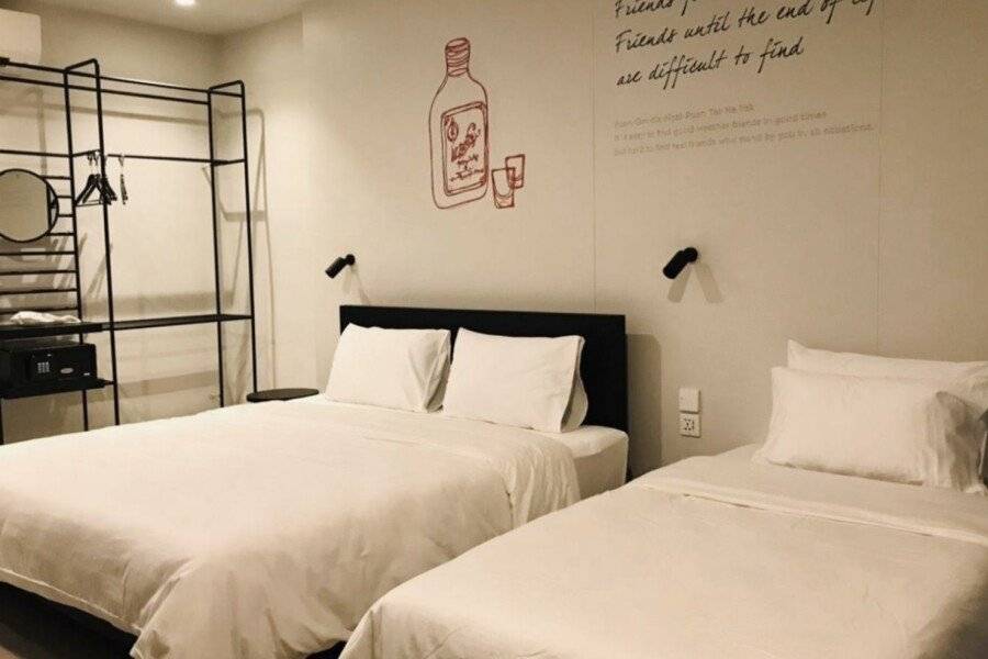 CHERN hotel bedroom