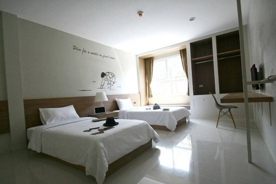 CHERN hotel bedroom