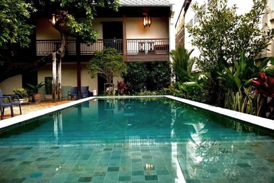 Villa outdoor pool