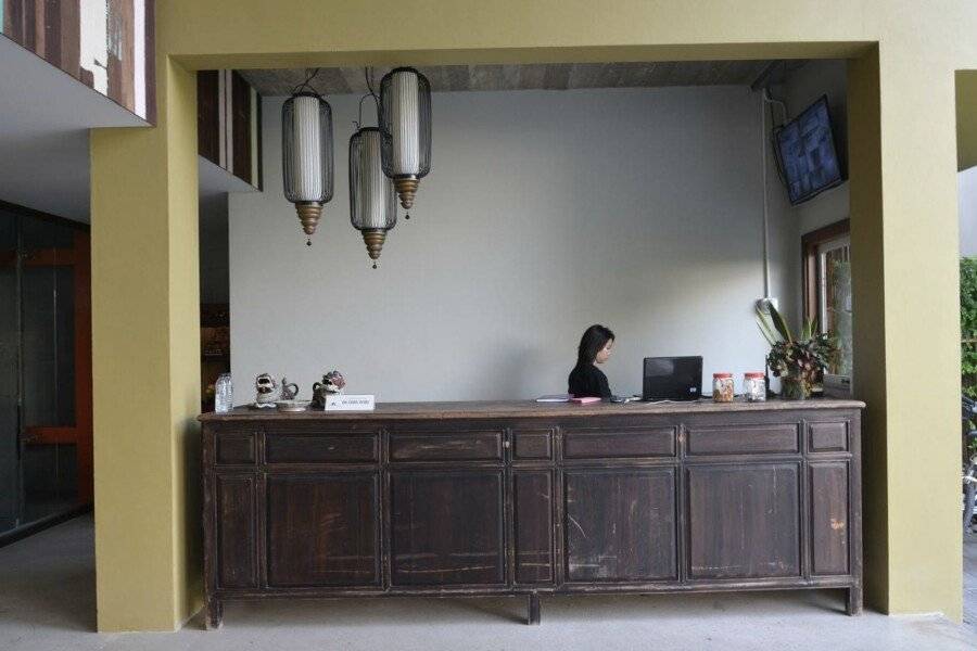 Villa front desk, lobby