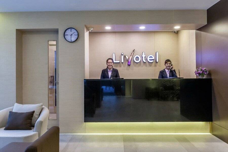 Livotel Hotel Kaset Nawamin front desk, lobby