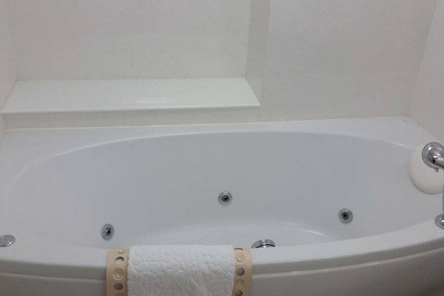 Ariston Hotel bathtub,jacuzzi