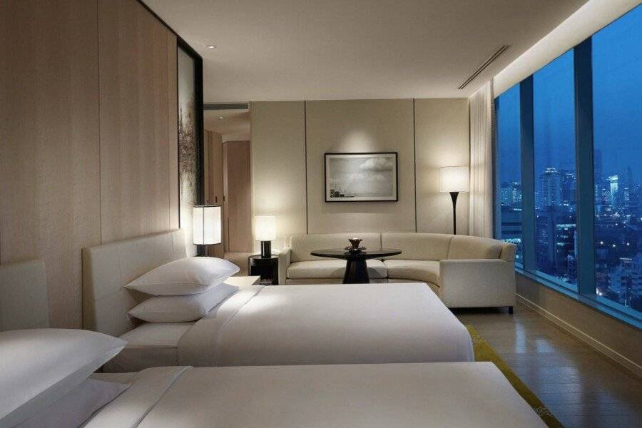 Park Hyatt hotel bedroom