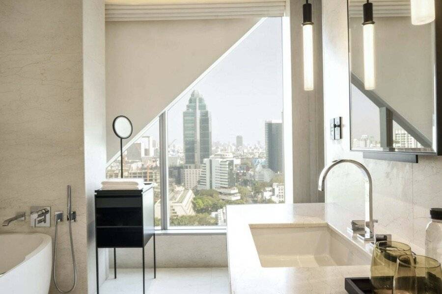 Park Hyatt bathtub,ocean view