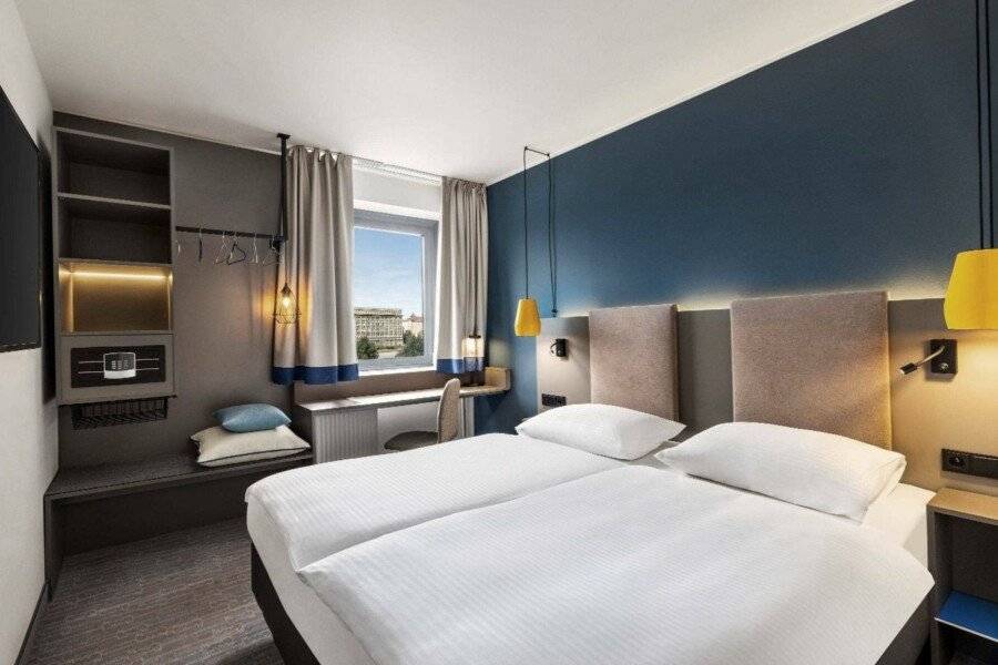 Vienna House Easy by Wyndham Cracow hotel bedroom