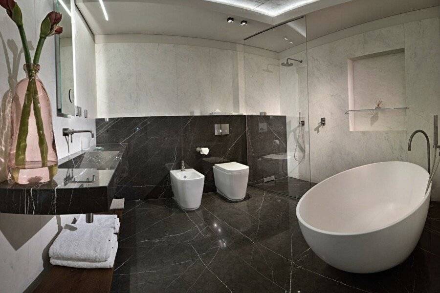 Hotel Stary bathtub