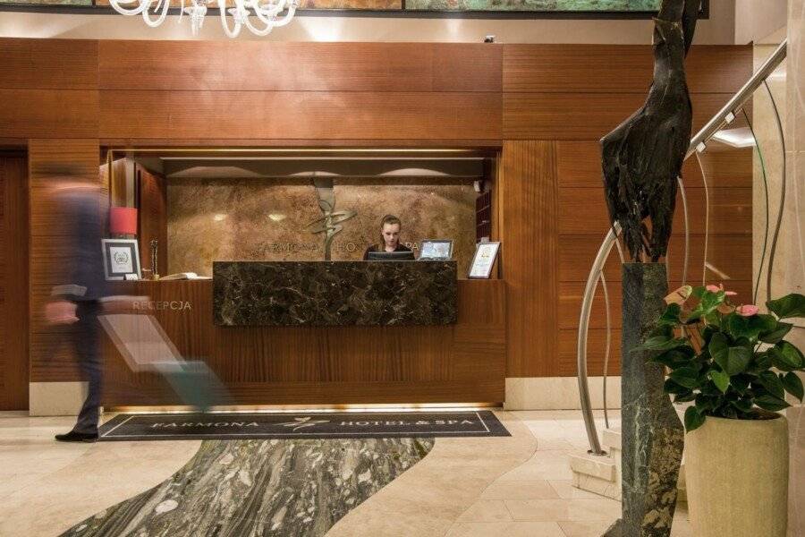 Farmona Hotel Business & SPA lobby,front desk,