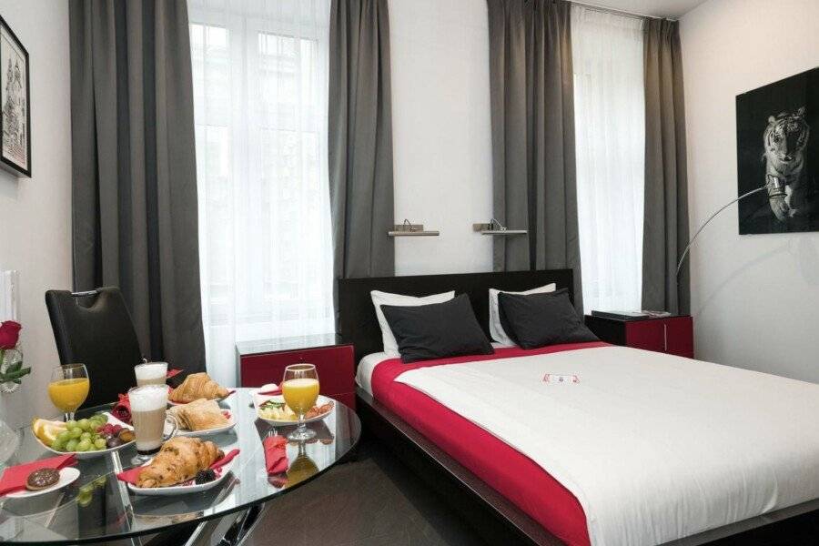 Komorowski Luxury Guest Rooms hotel bedroom,breakfast