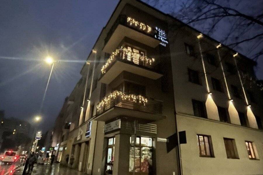 Liv'Inn Aparthotel facade