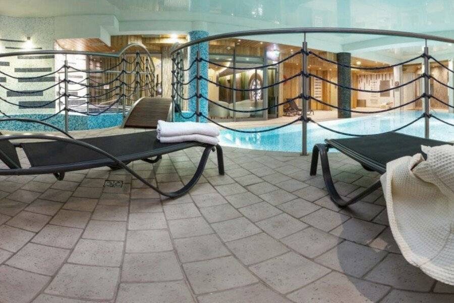 Galaxy Hotel spa,indoor pool