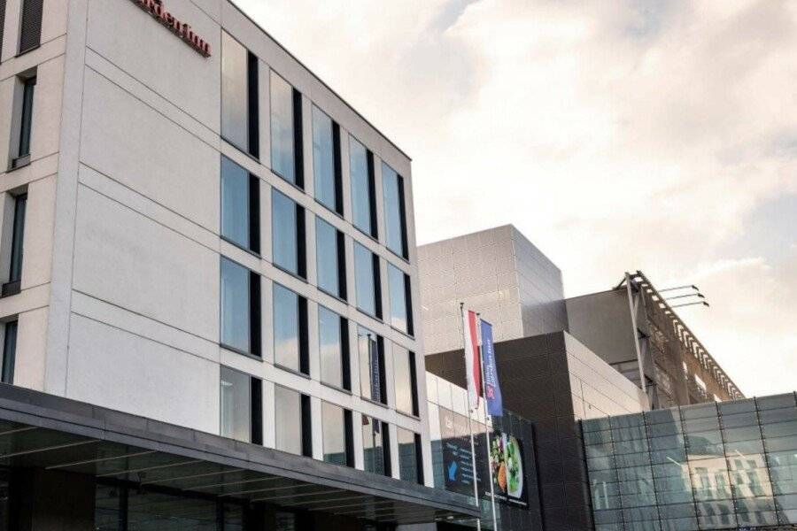 Hilton Garden Inn Krakow Airport facade