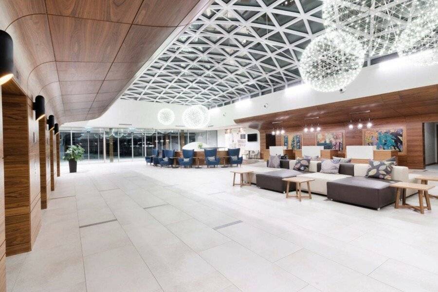 DoubleTree by Hilton Krakow Hotel & Convention Center lobby