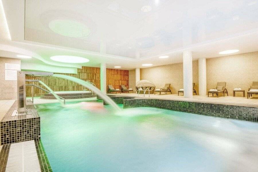 DoubleTree by Hilton Krakow Hotel & Convention Center indoor pool,spa