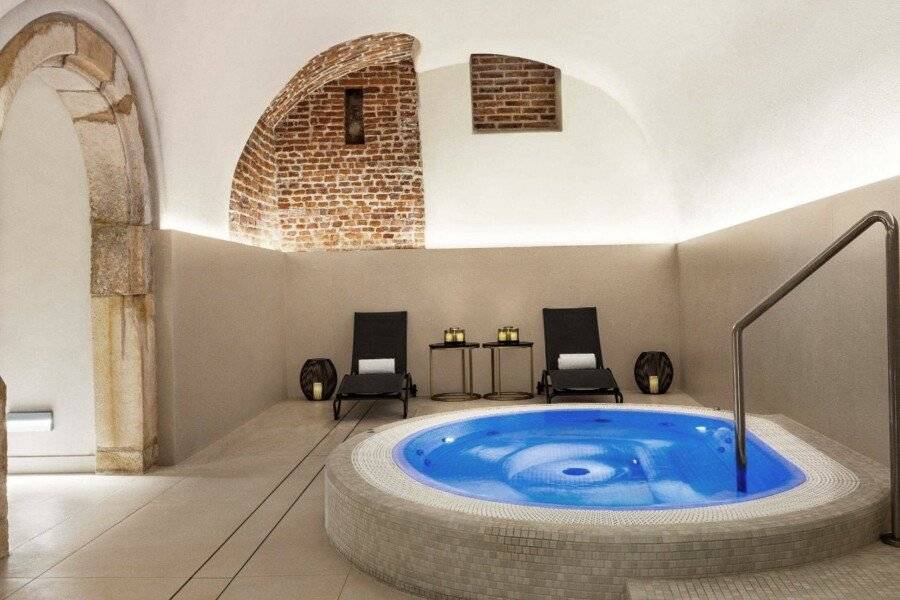 Wyndham Grand Krakow Old Town spa,jacuzzi