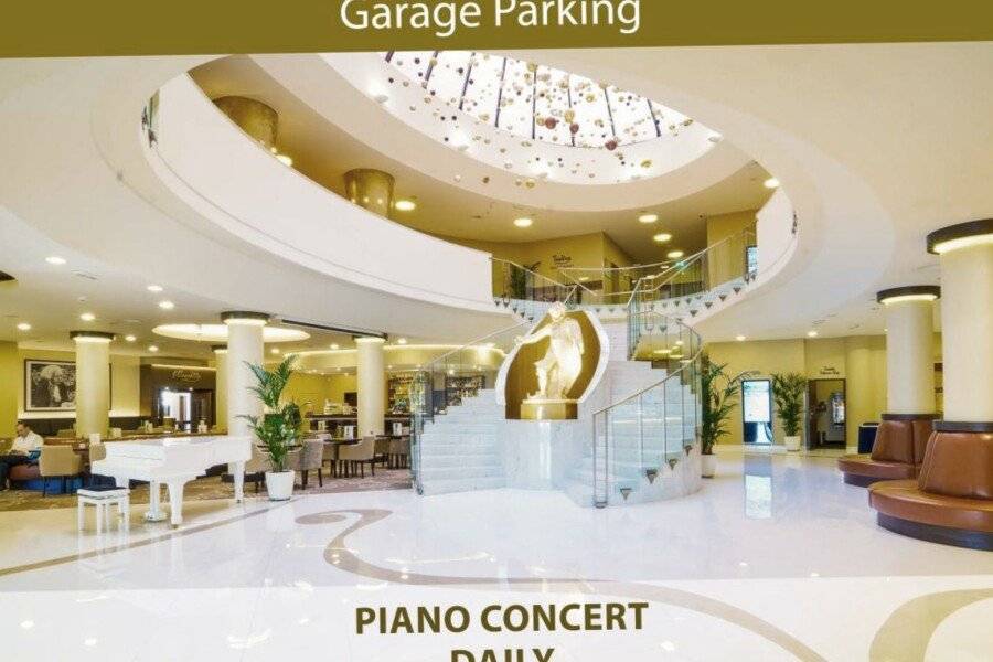 Don Giovanni Hotel - Great Hotels of The World lobby,parking