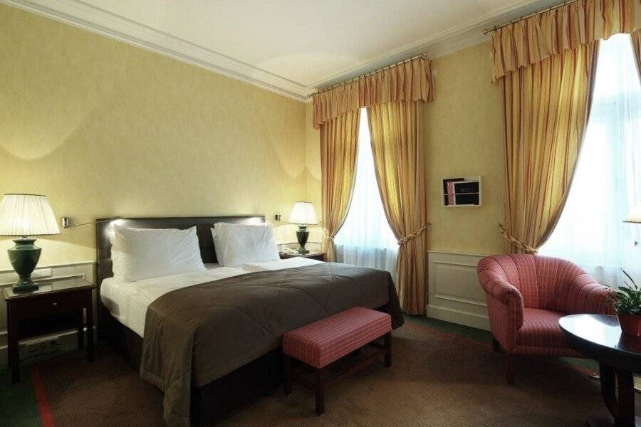 Le Palais Art Hotel hotel bedroom