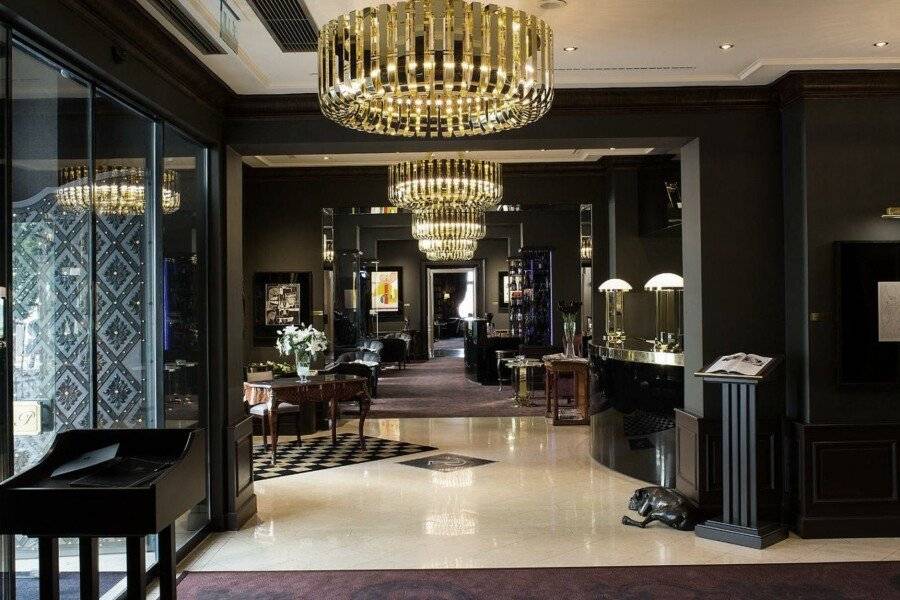 Le Palais Art Hotel lobby